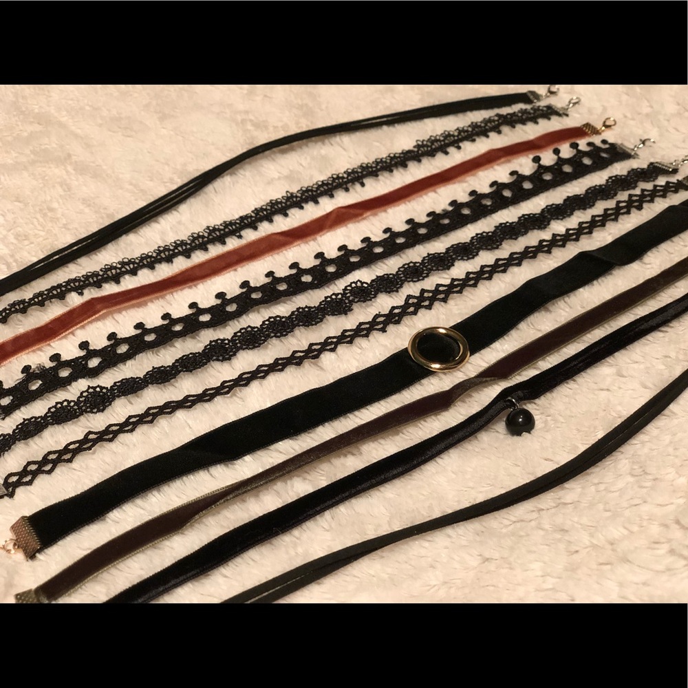 3/$7 Chokers!!❤️ comment below!